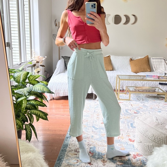 Gymshark XS Lounge Joggers (Ribbed) - Picture 3 of 9